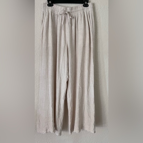 SOLD OUT- Umgee Womens Pant with Elastic Waist, Side & Back Pockets,Frayed Hem - Picture 2 of 6